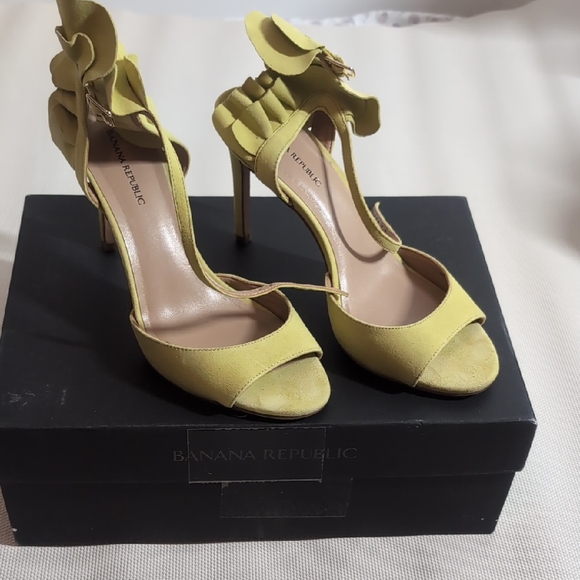 Banana Republic Jackie Ruffle Ankle Strap Heels - Yellow Suede - 6.5